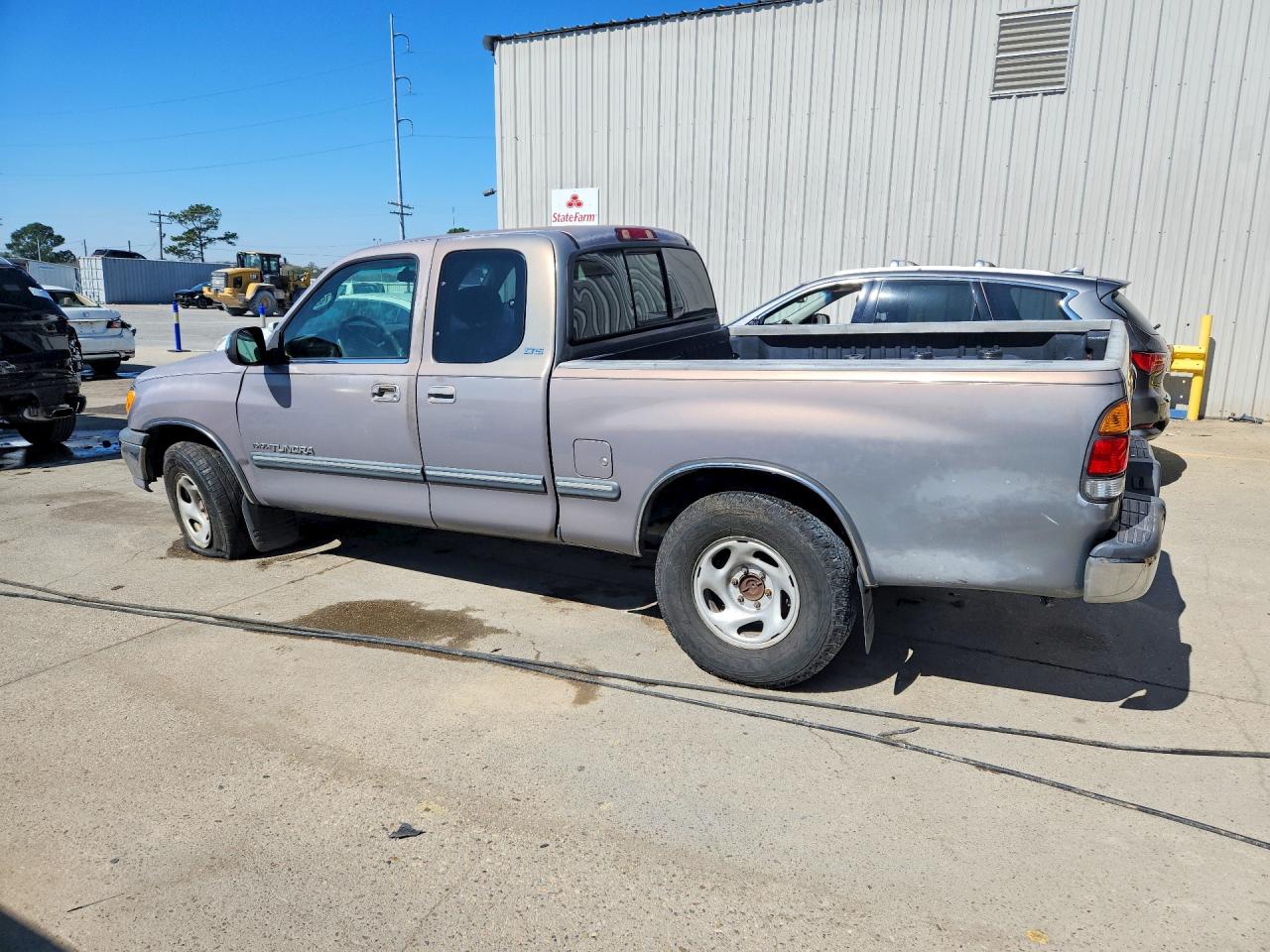 2002 TOYOTA TUNDRA SR5 V8 photo 2