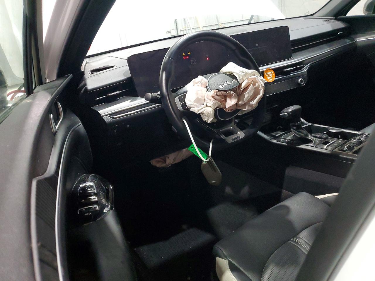 2025 KIA K5 photo 8