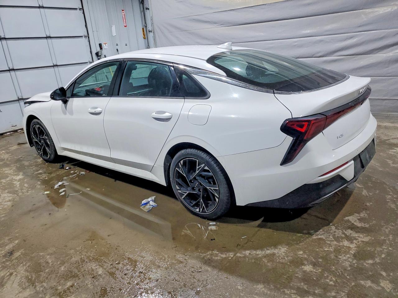 2025 KIA K5 photo 2