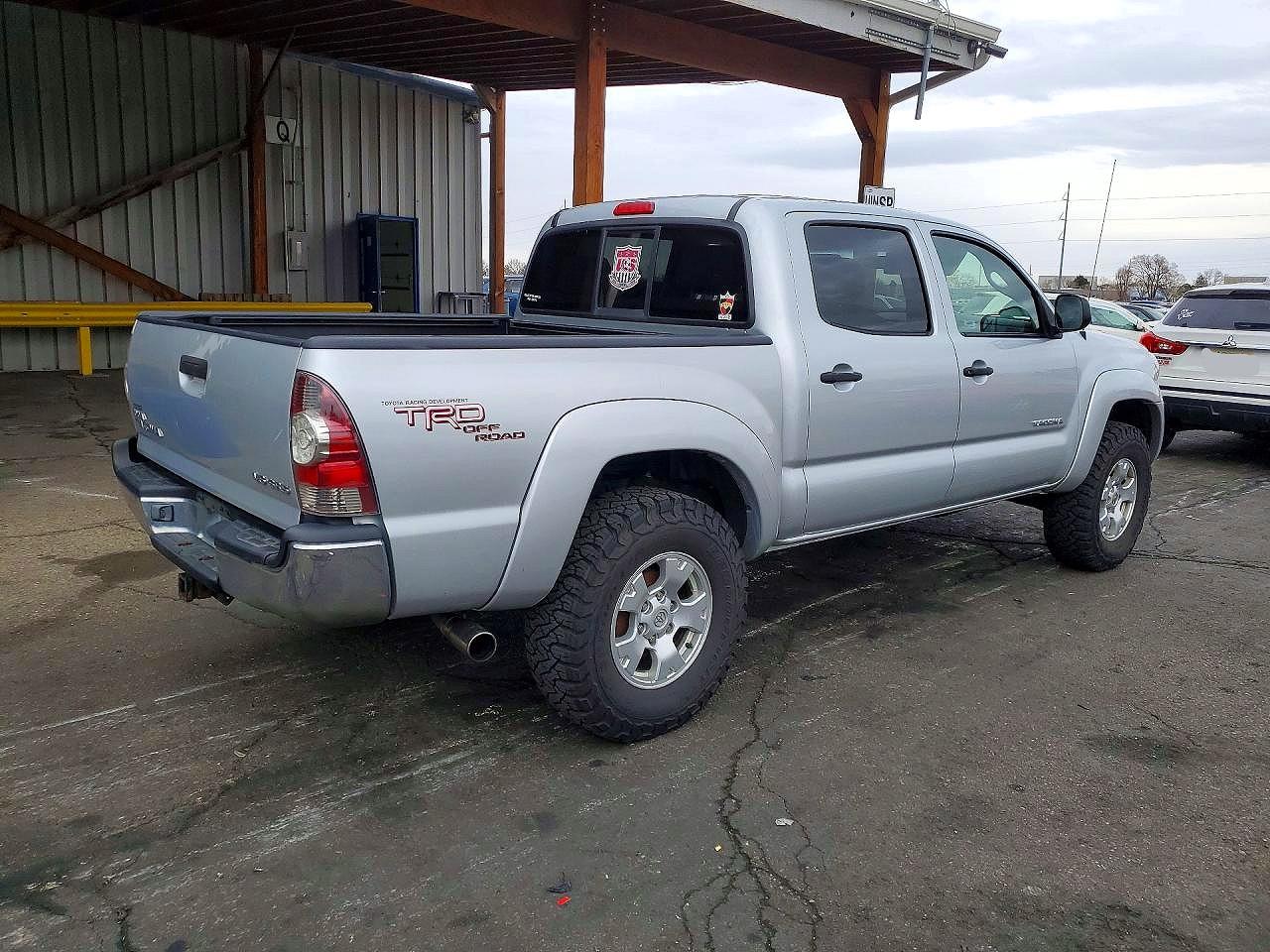 2005 TOYOTA TACOMA DOUBLE CAB photo 3