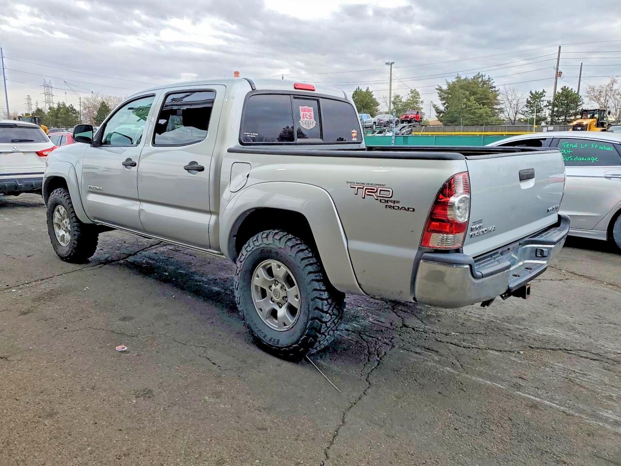 2005 TOYOTA TACOMA DOUBLE CAB photo 2