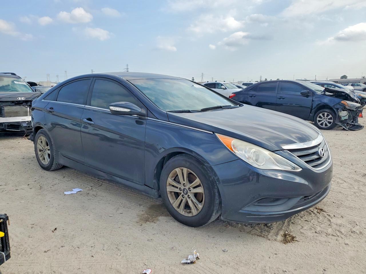 2014 HYUNDAI SONATA GLS photo 7