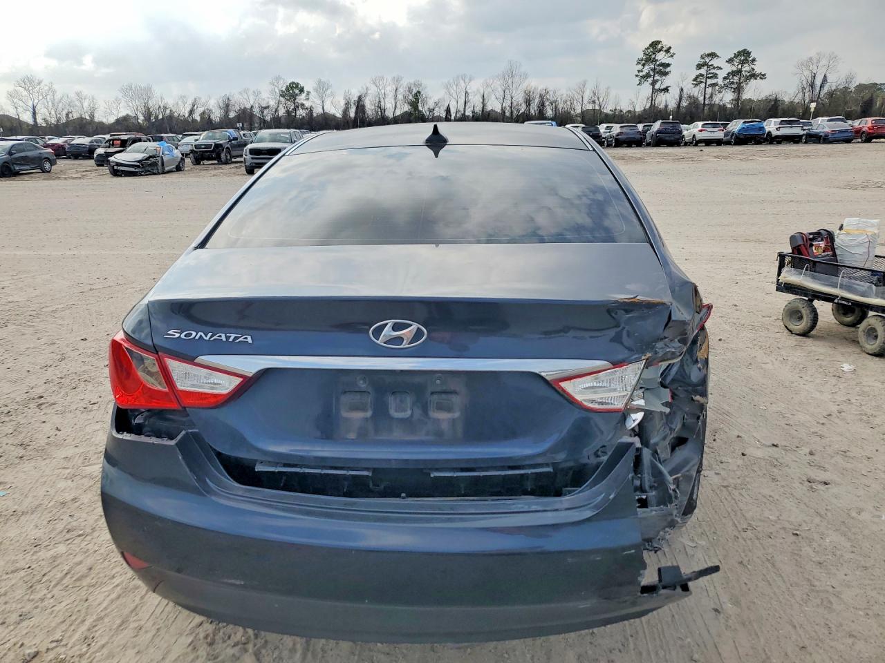 2014 HYUNDAI SONATA GLS photo 11