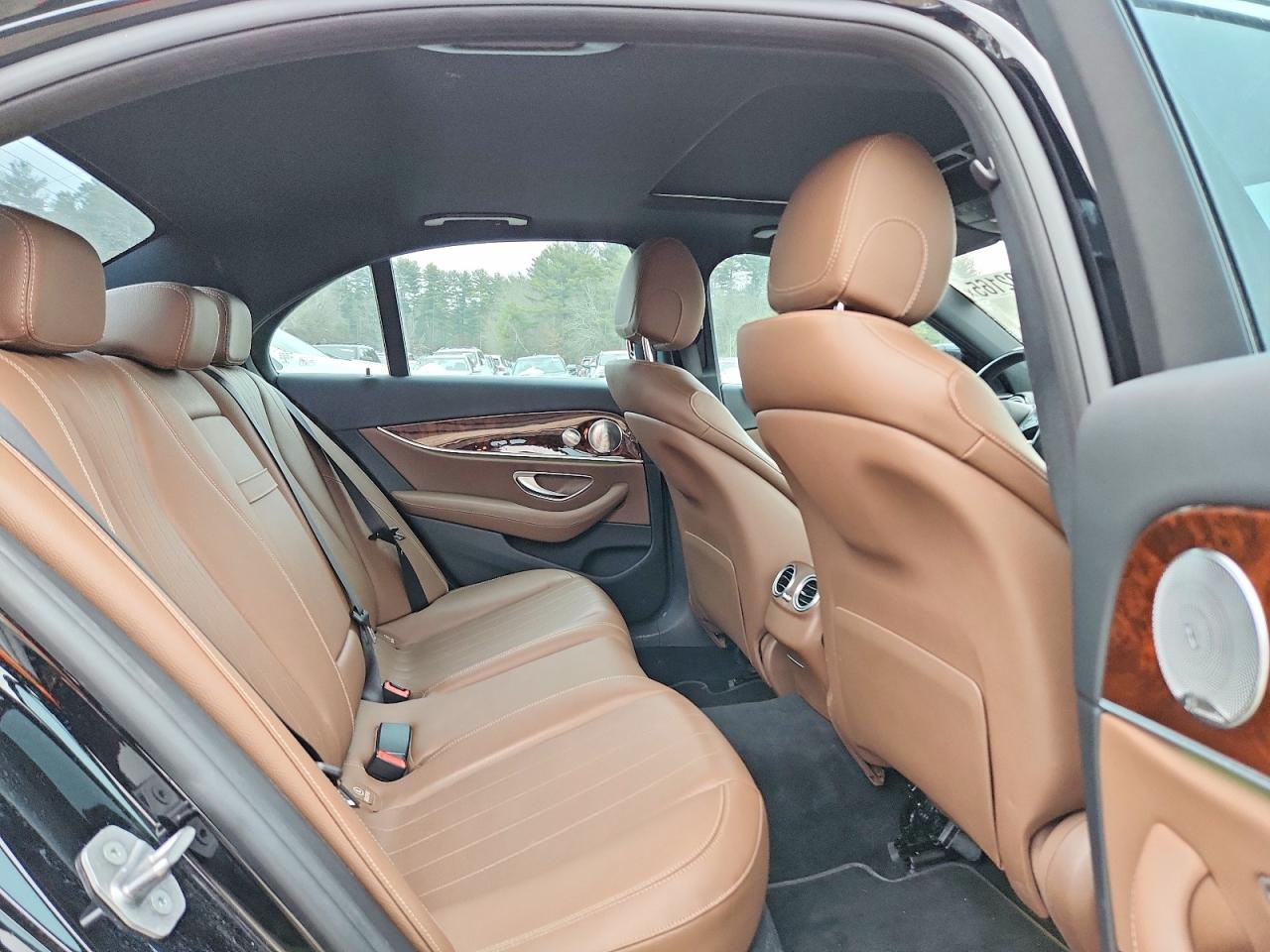 2017 MERCEDES-BENZ E 300 4MATIC photo 28