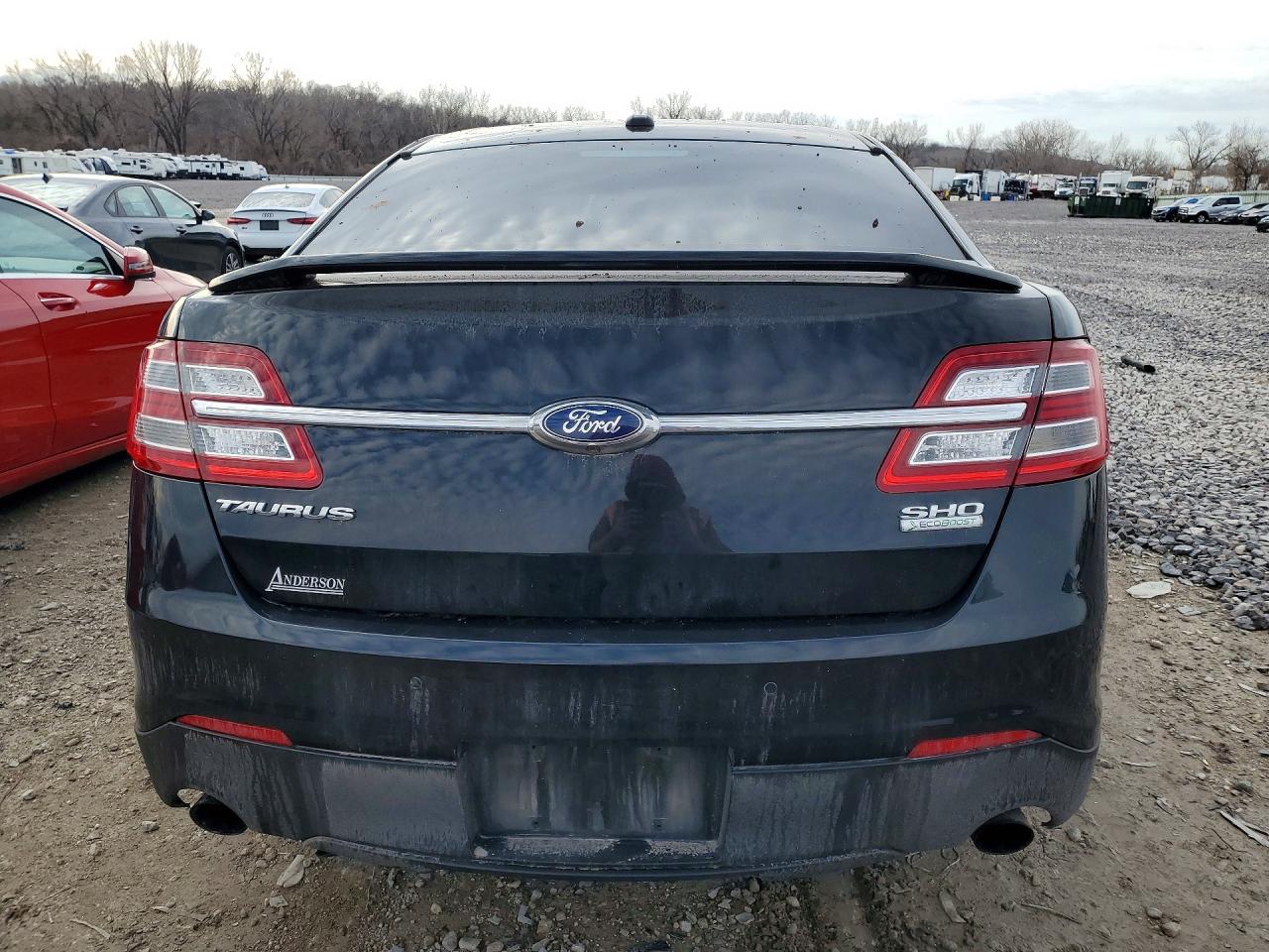 2015 FORD TAURUS SHO photo 11