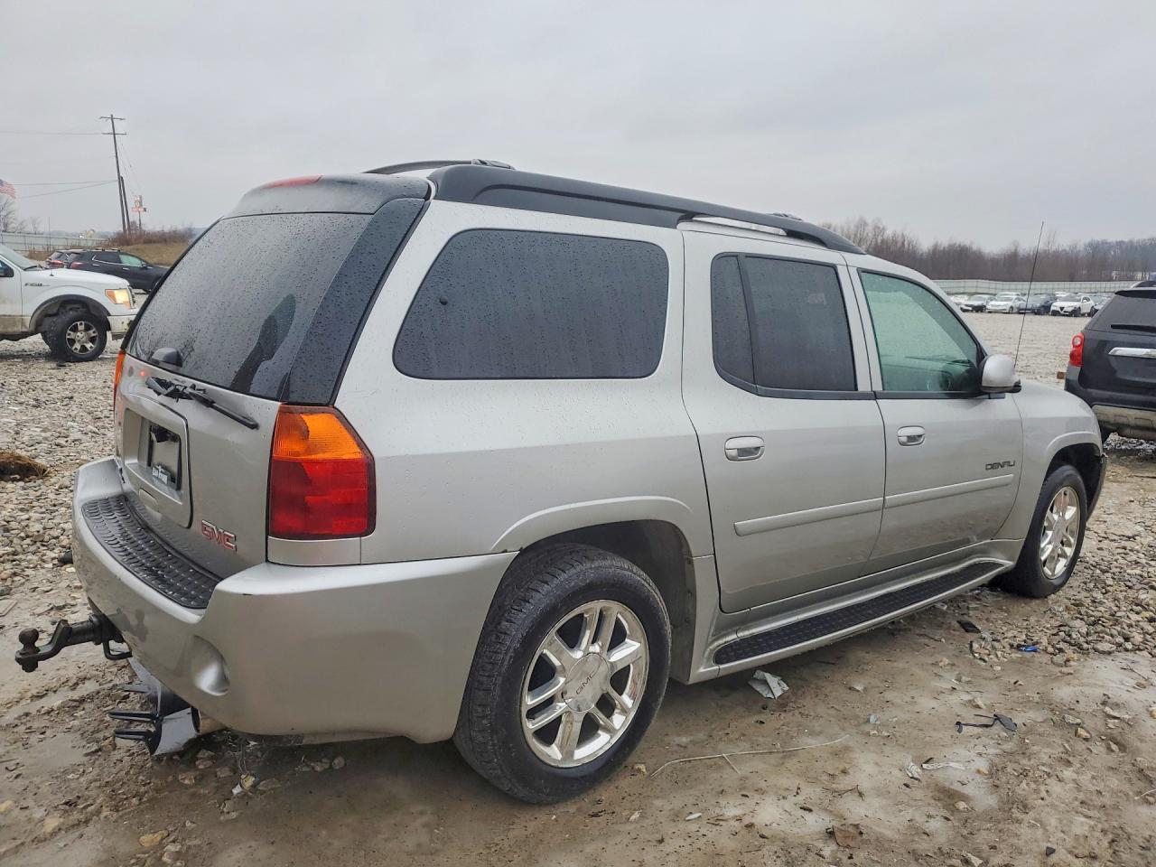 2006 GMC ENVOY DENALI XL photo 7