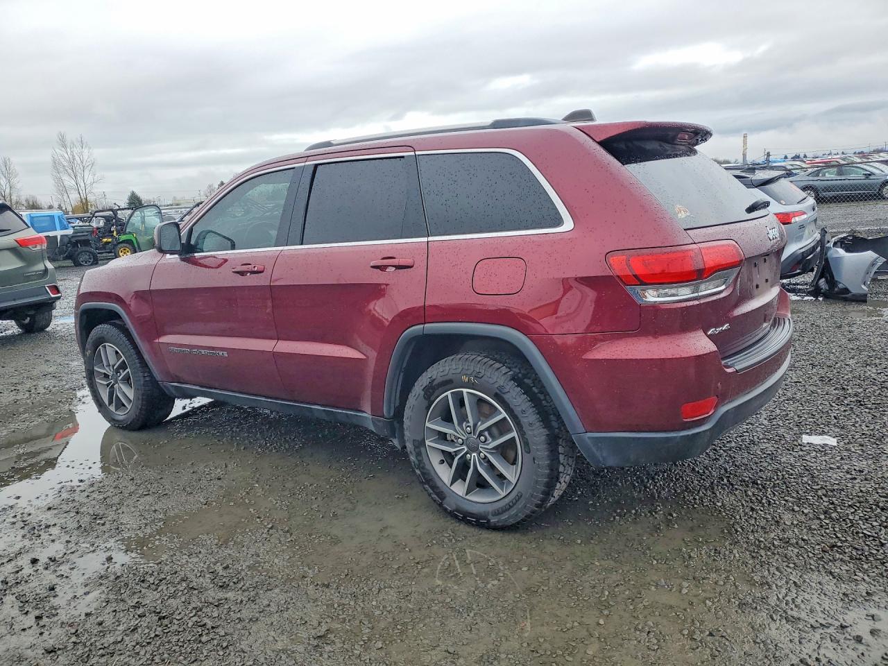 2020 JEEP GRAND CHEROKEE LAREDO photo 2