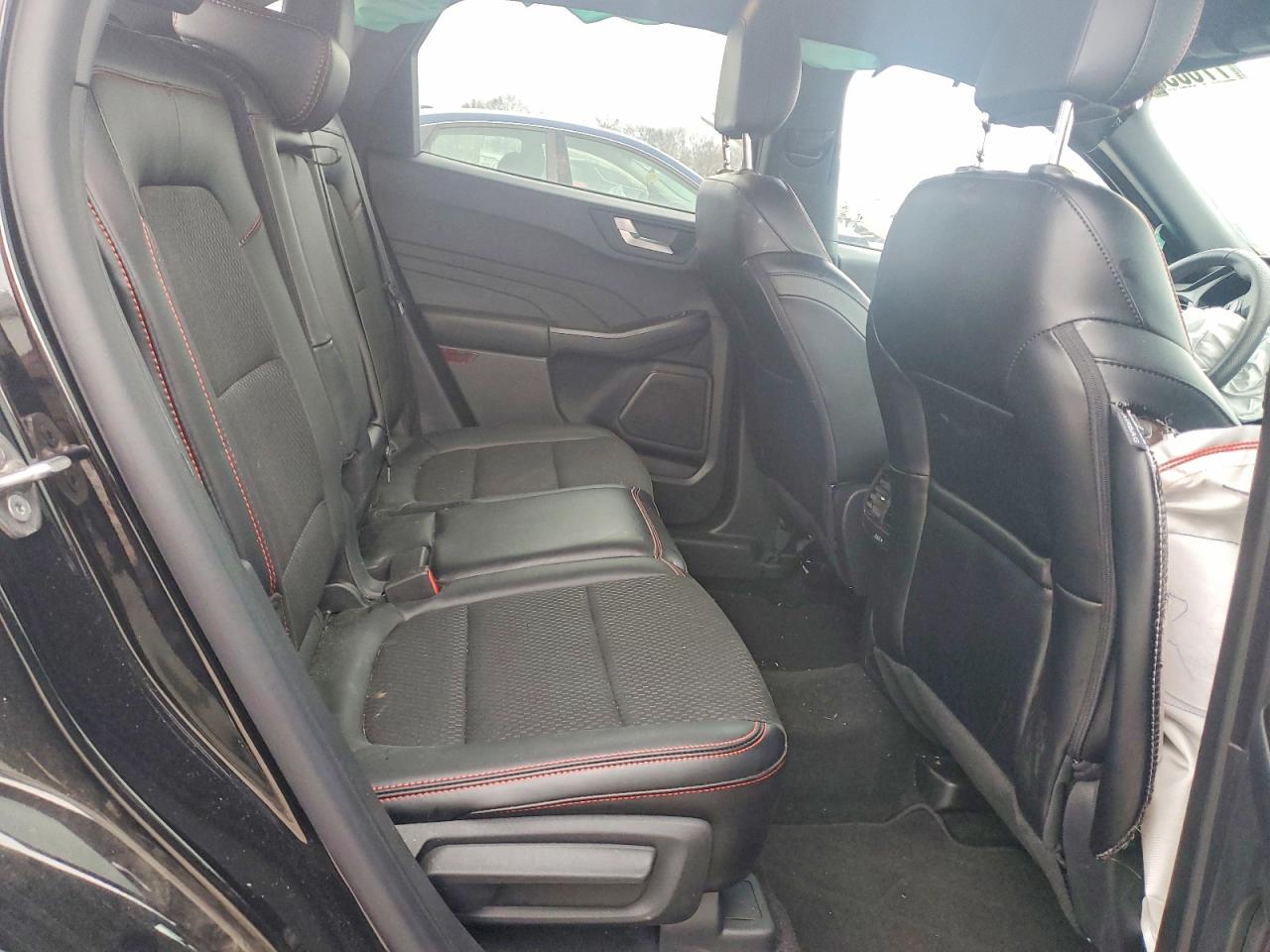 2025 FORD ESCAPE ST LINE photo 31