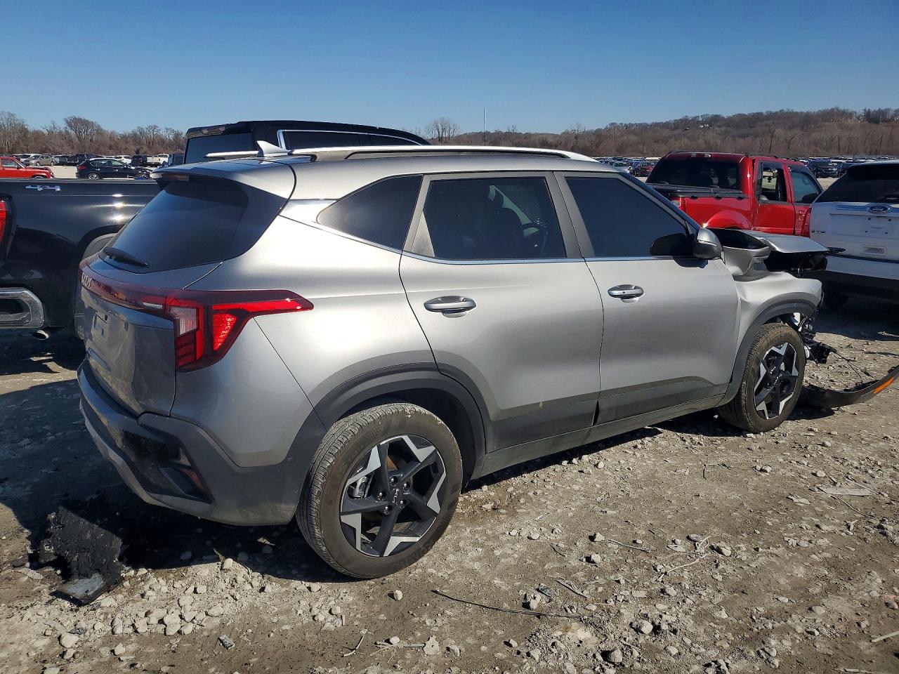 2025 KIA SELTOS EX photo 5