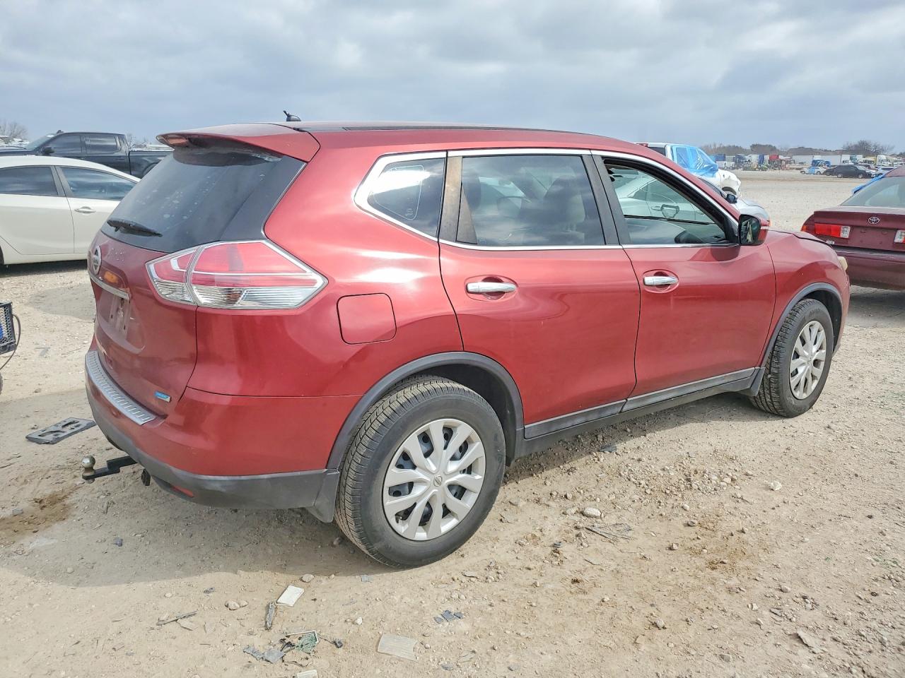 2014 NISSAN ROGUE S photo 5