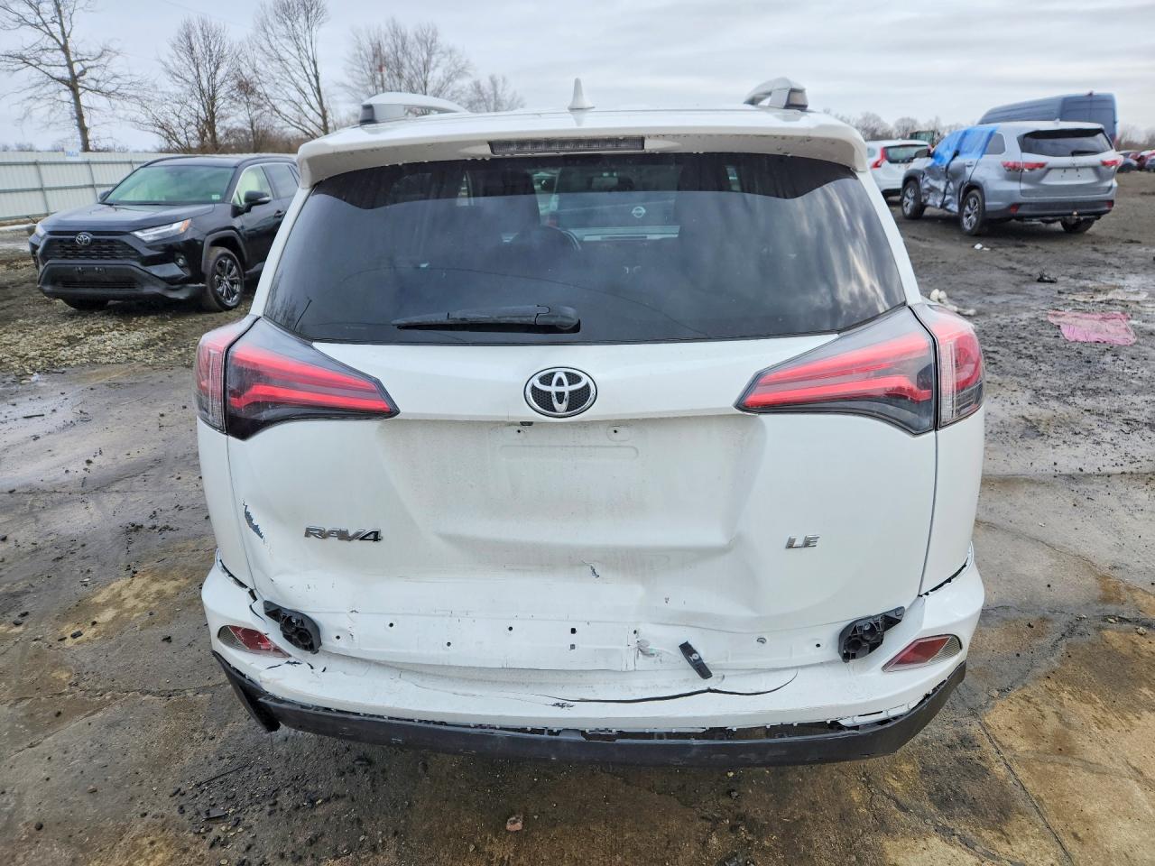 2016 TOYOTA RAV4 LE photo 6