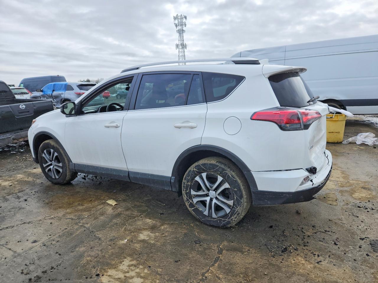 2016 TOYOTA RAV4 LE photo 2