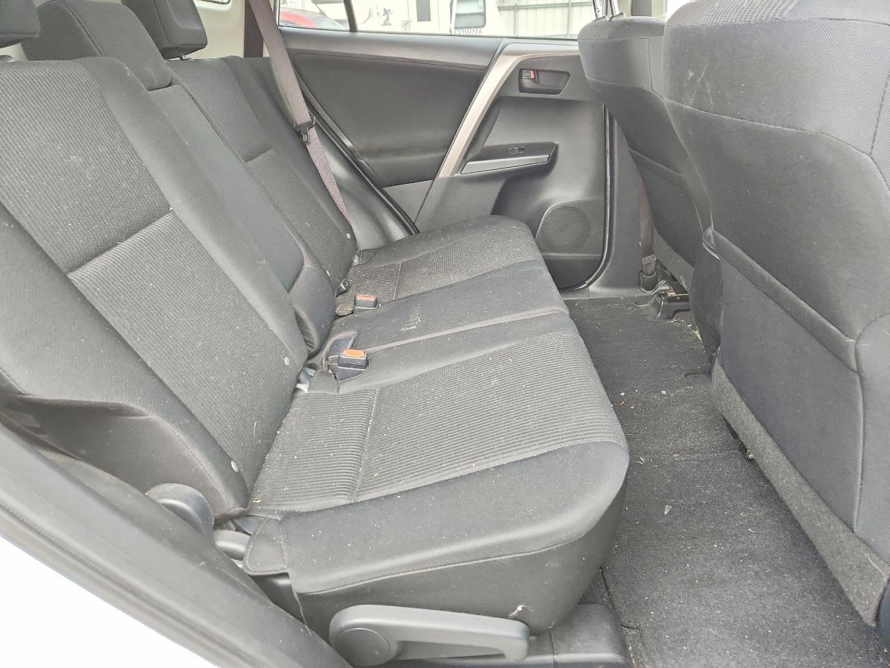 2016 TOYOTA RAV4 LE photo 11