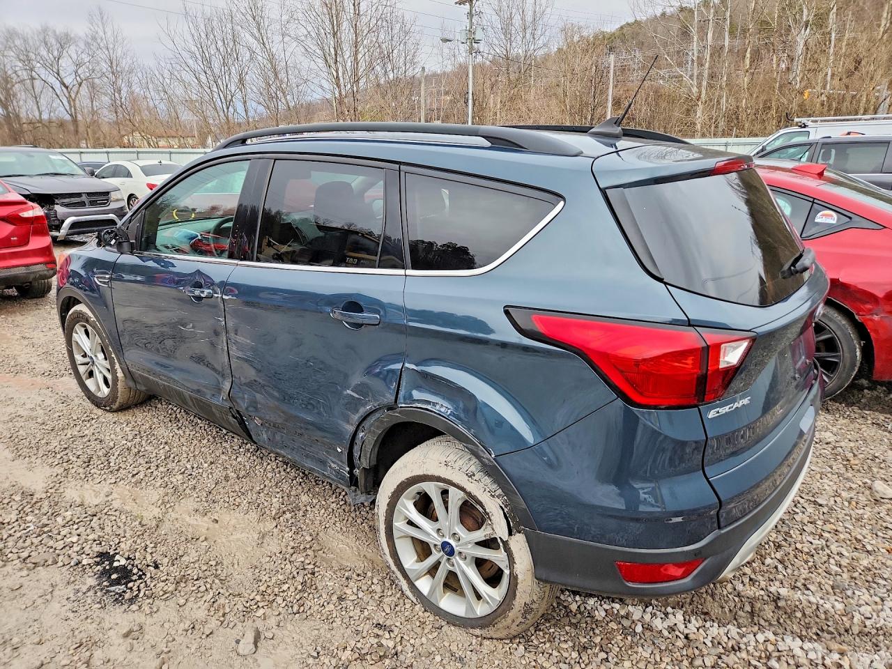 2019 FORD ESCAPE SEL photo 4