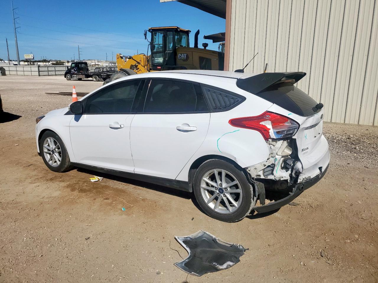 2015 FORD FOCUS SE photo 3