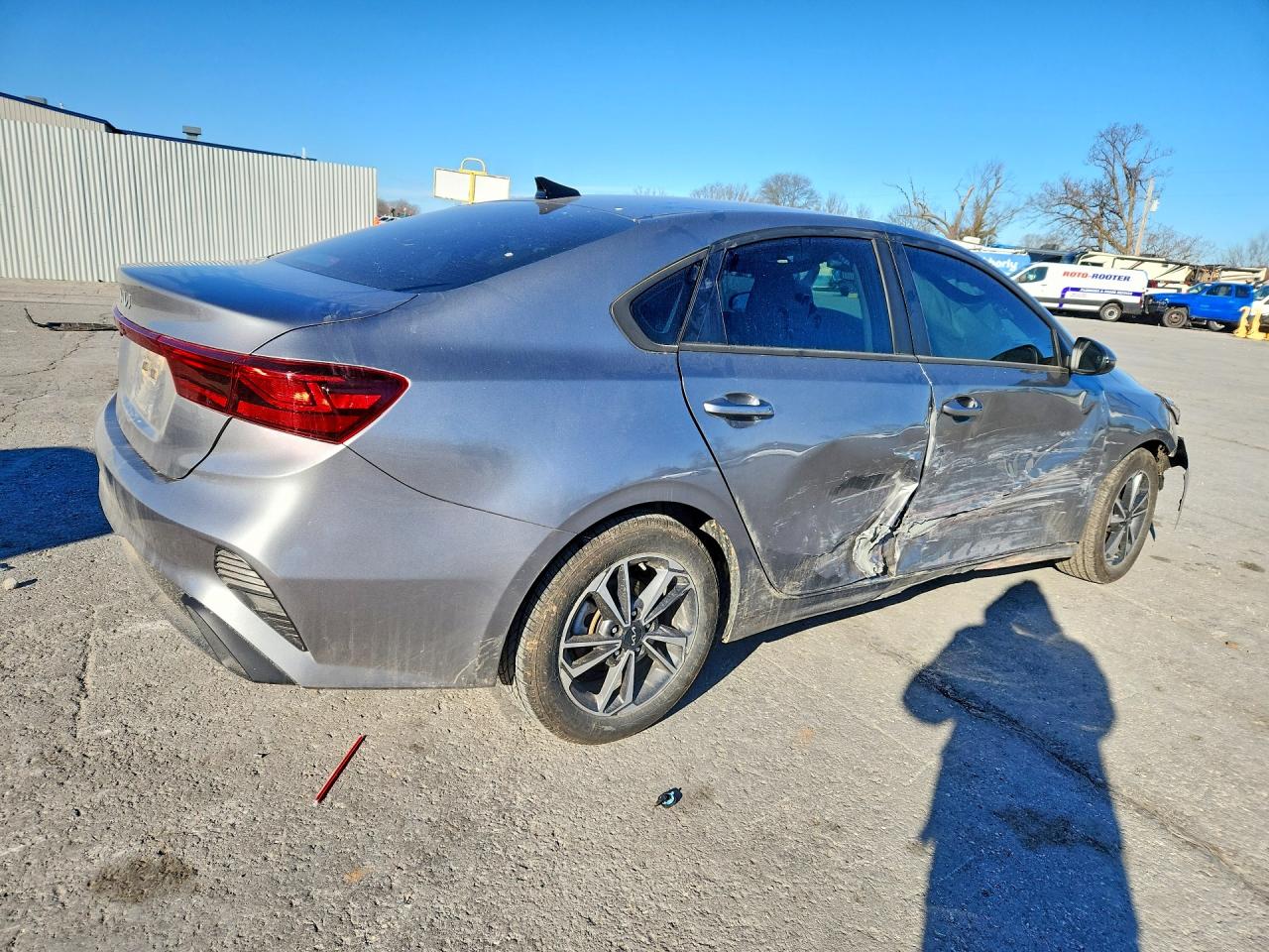 2023 KIA FORTE LXS photo 3