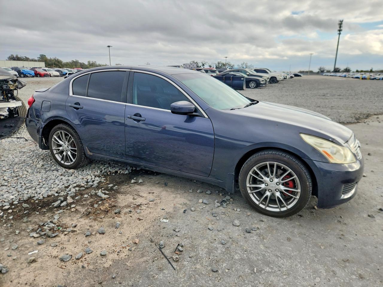 2009 INFINITI G37 photo 4