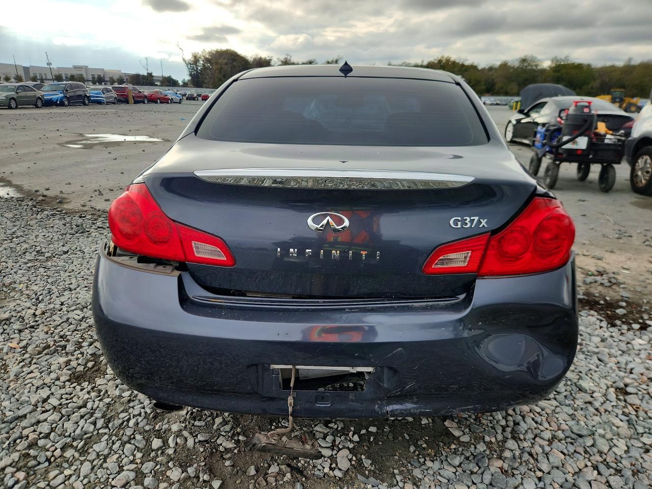 2009 INFINITI G37 photo 6