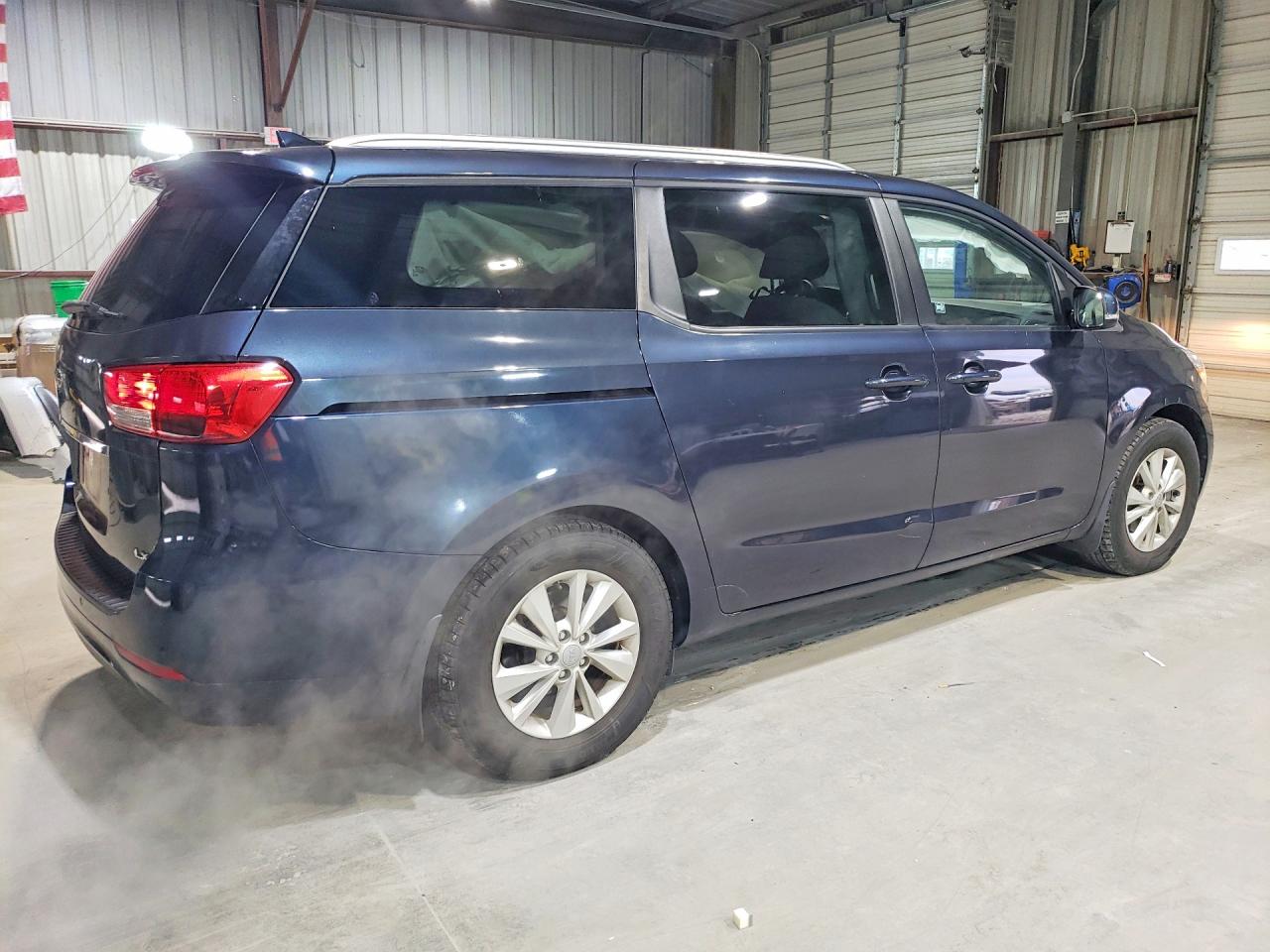 2016 KIA SEDONA LX photo 5