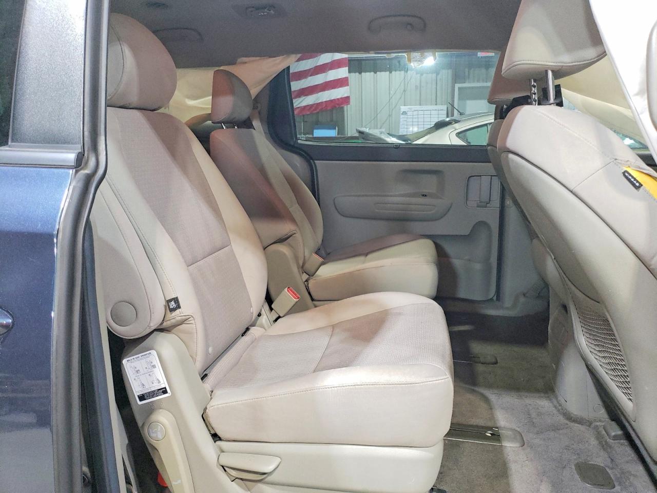 2016 KIA SEDONA LX photo 21