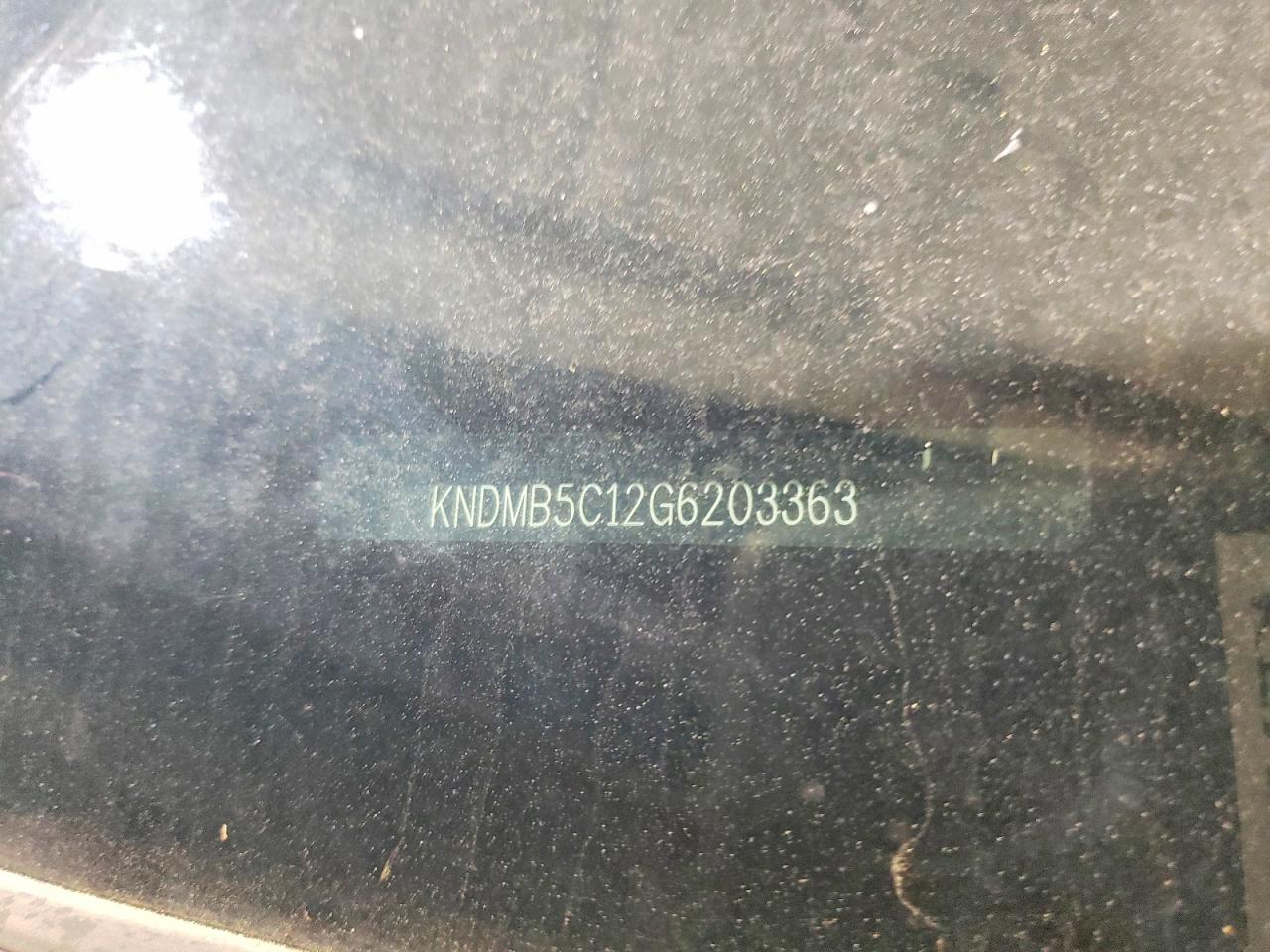 2016 KIA SEDONA LX photo 25