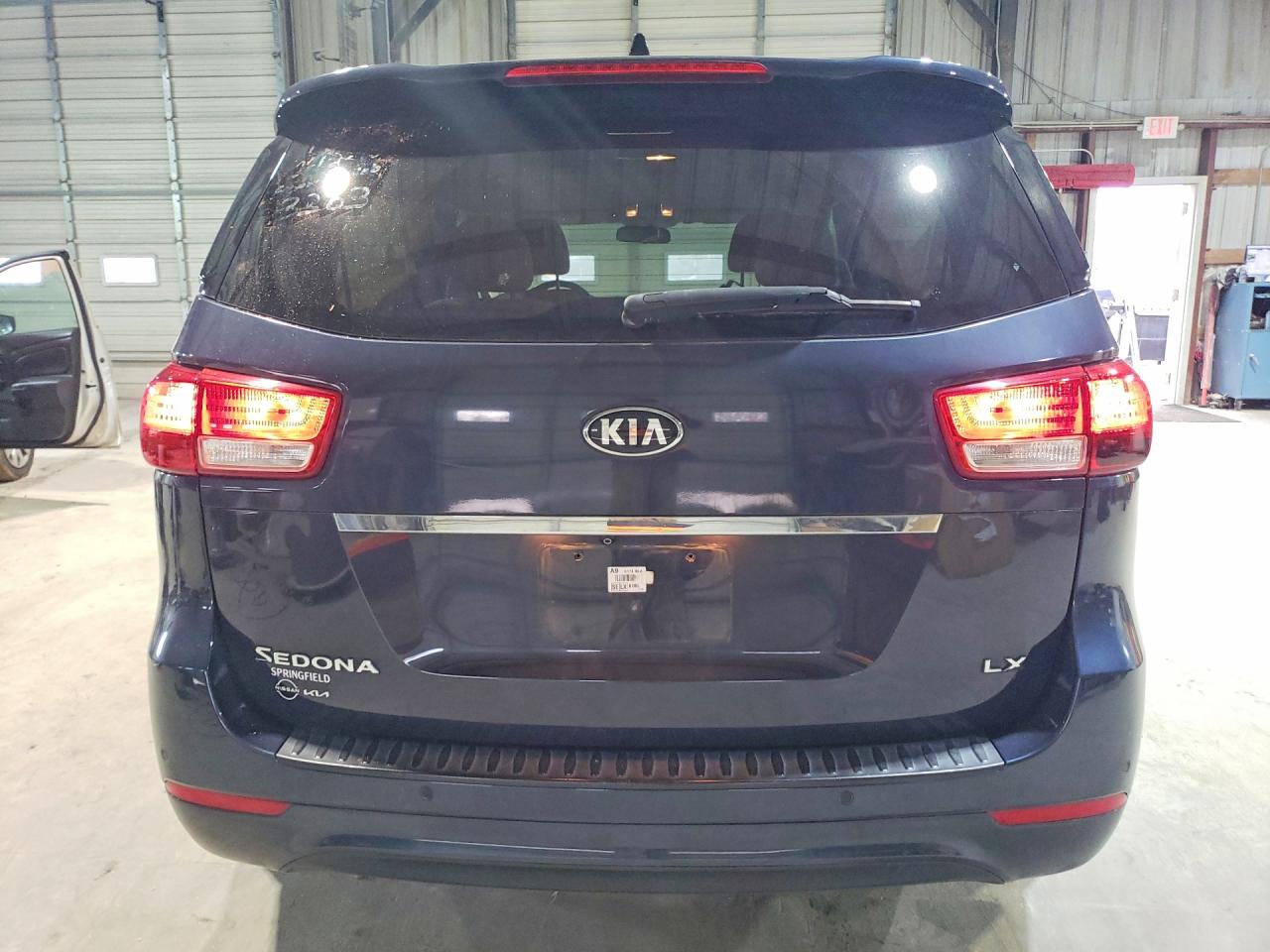 2016 KIA SEDONA LX photo 11