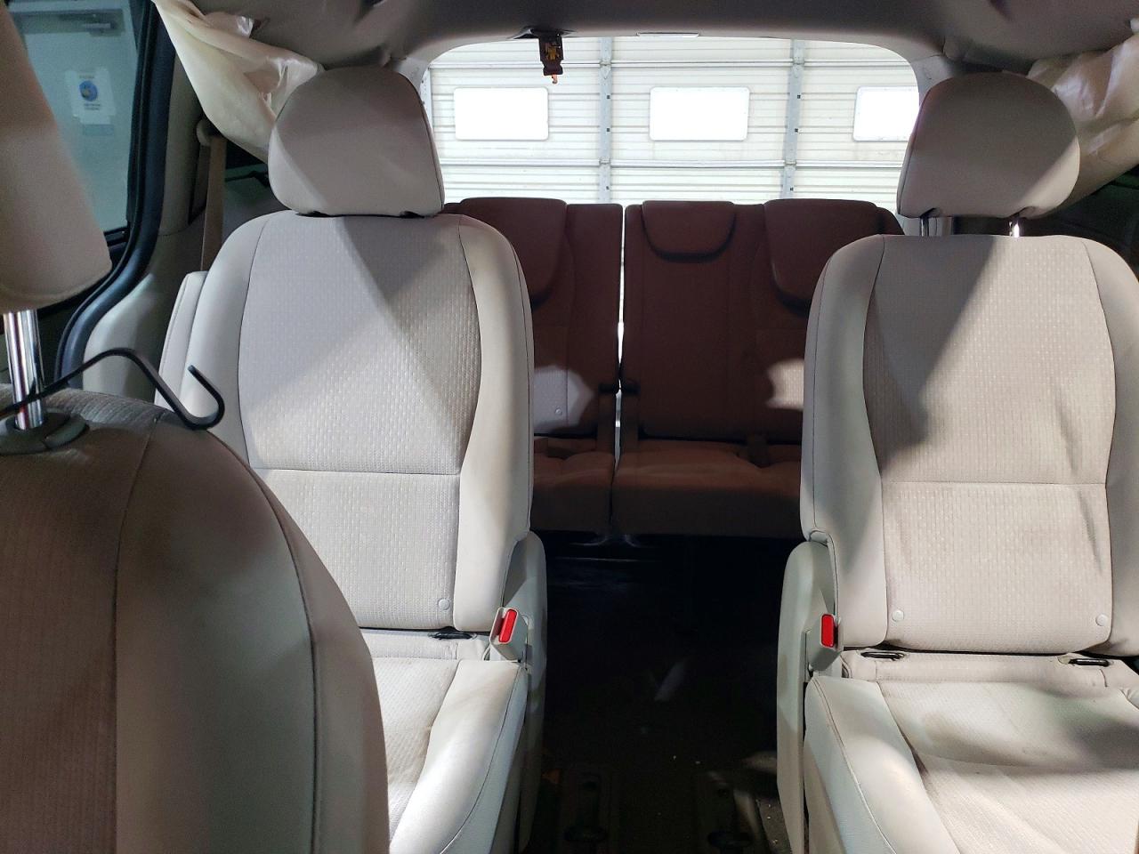 2016 KIA SEDONA LX photo 19