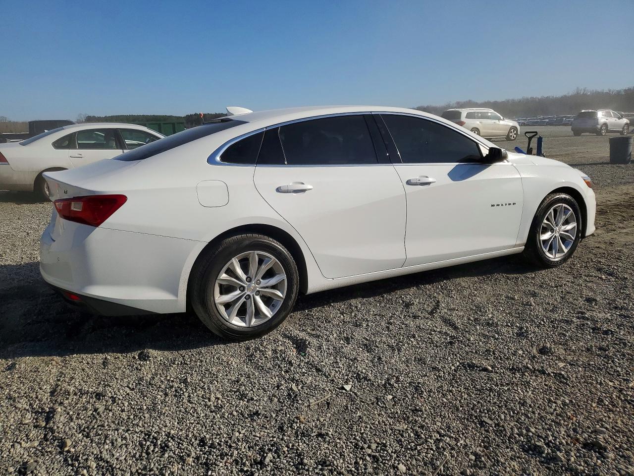 2024 CHEVROLET MALIBU LT photo 5