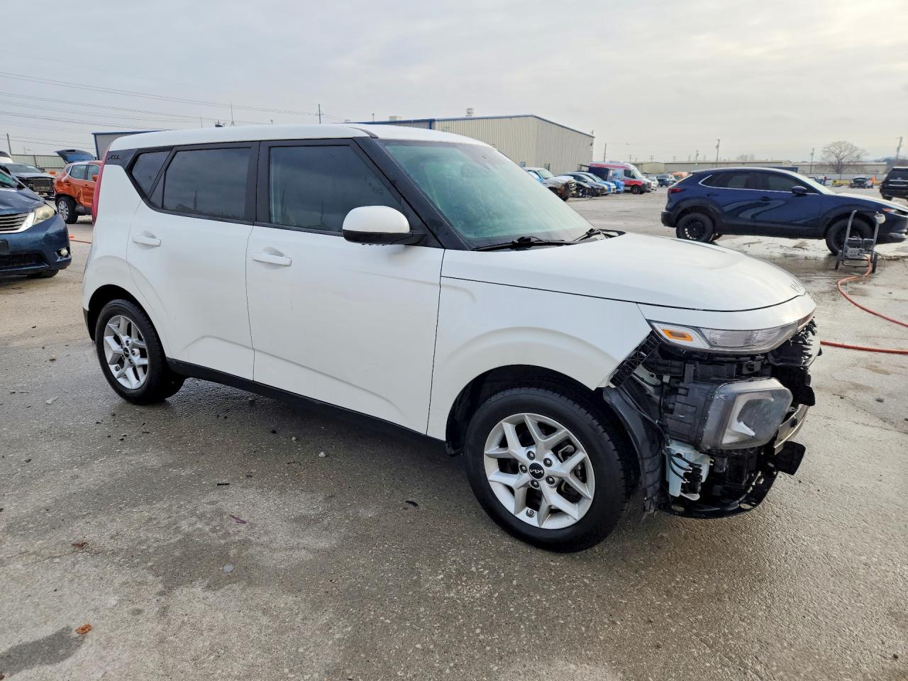 2022 KIA SOUL LX photo 4