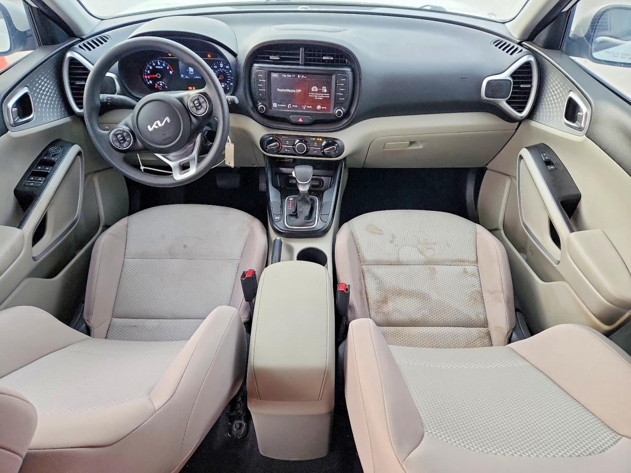2022 KIA SOUL LX photo 8