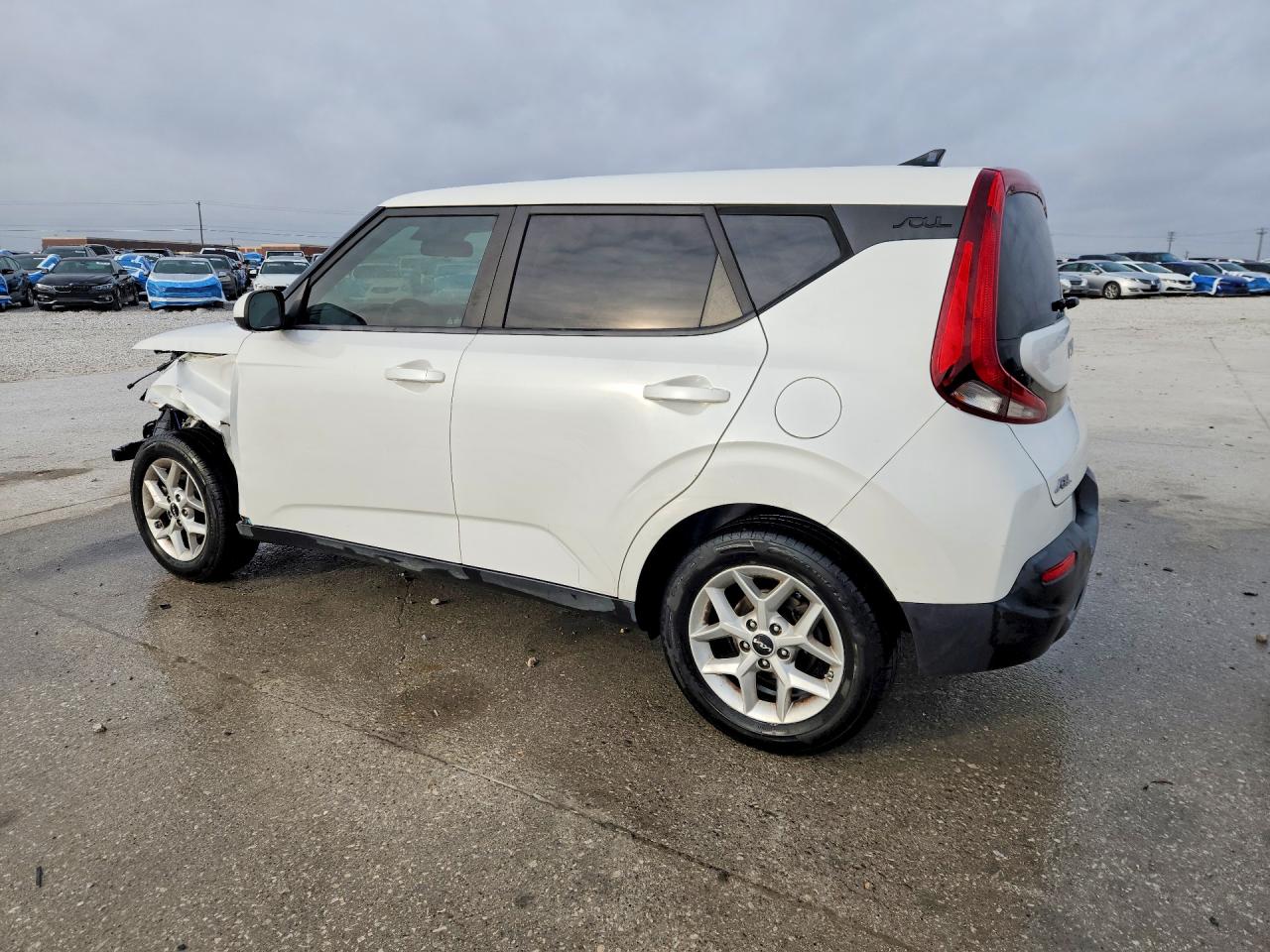 2022 KIA SOUL LX photo 2