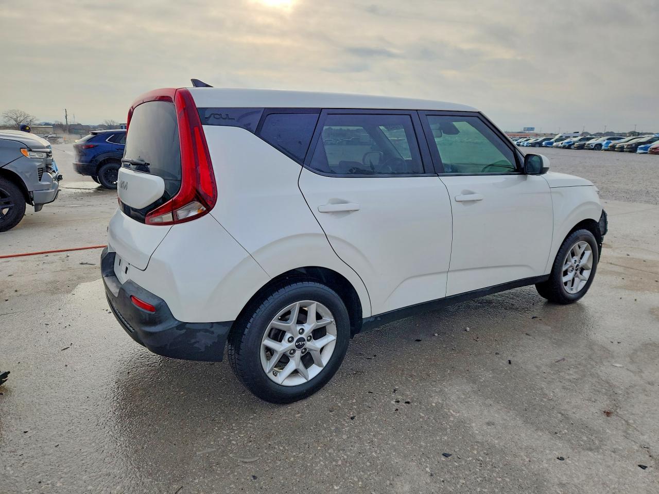 2022 KIA SOUL LX photo 3