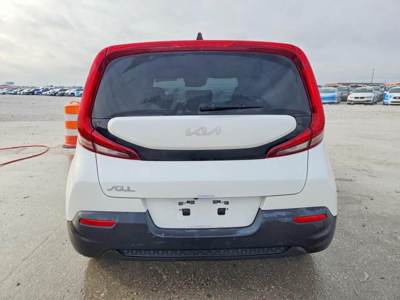 2022 KIA SOUL LX photo 6