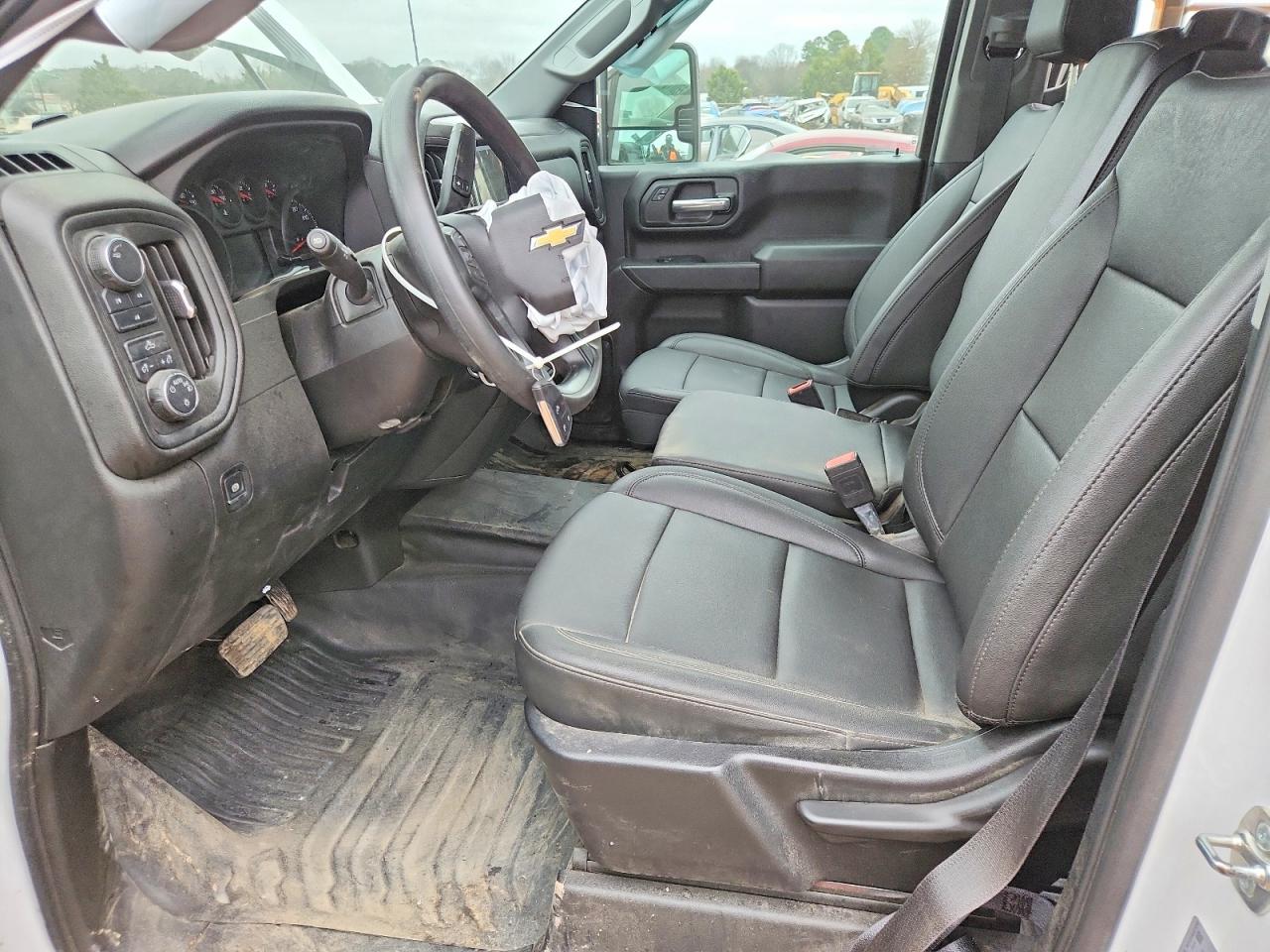 2025 CHEVROLET SILVERADO K2500 HEAVY DUTY photo 19