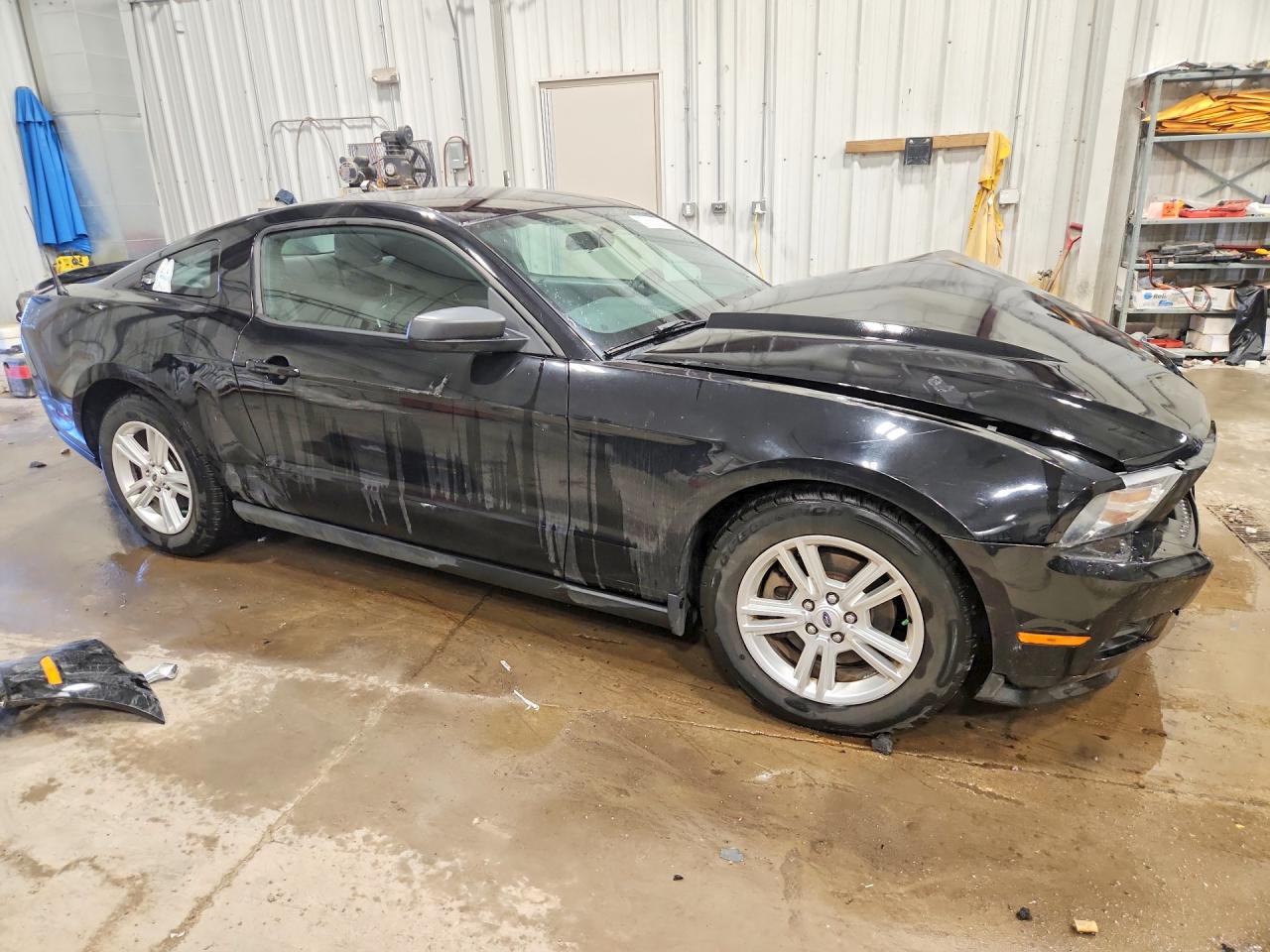 2012 FORD MUSTANG photo 7