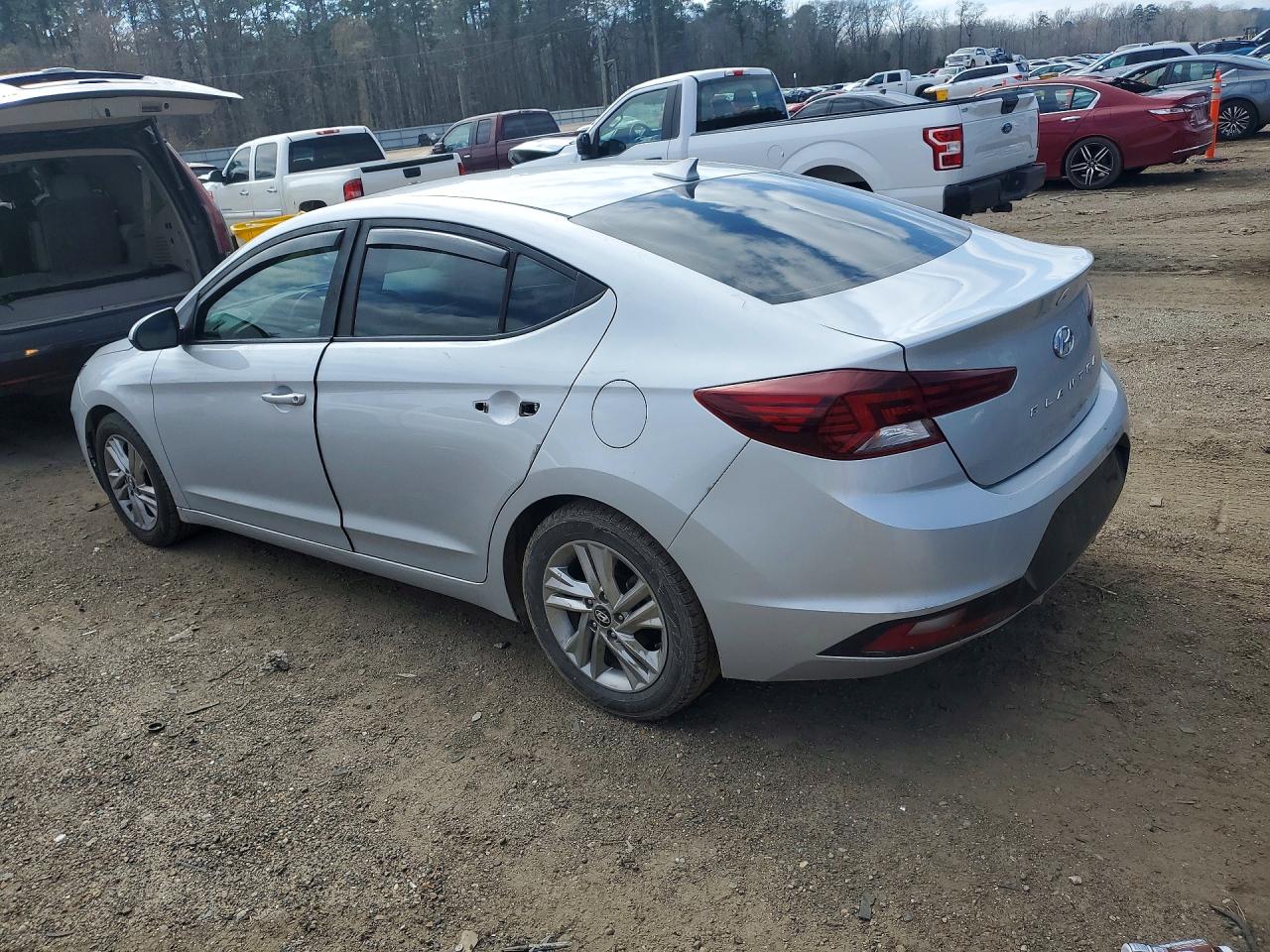 2019 HYUNDAI ELANTRA SEL photo 2