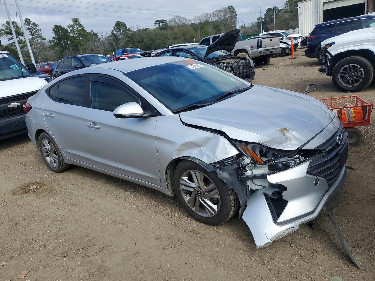 2019 HYUNDAI ELANTRA SEL photo 4