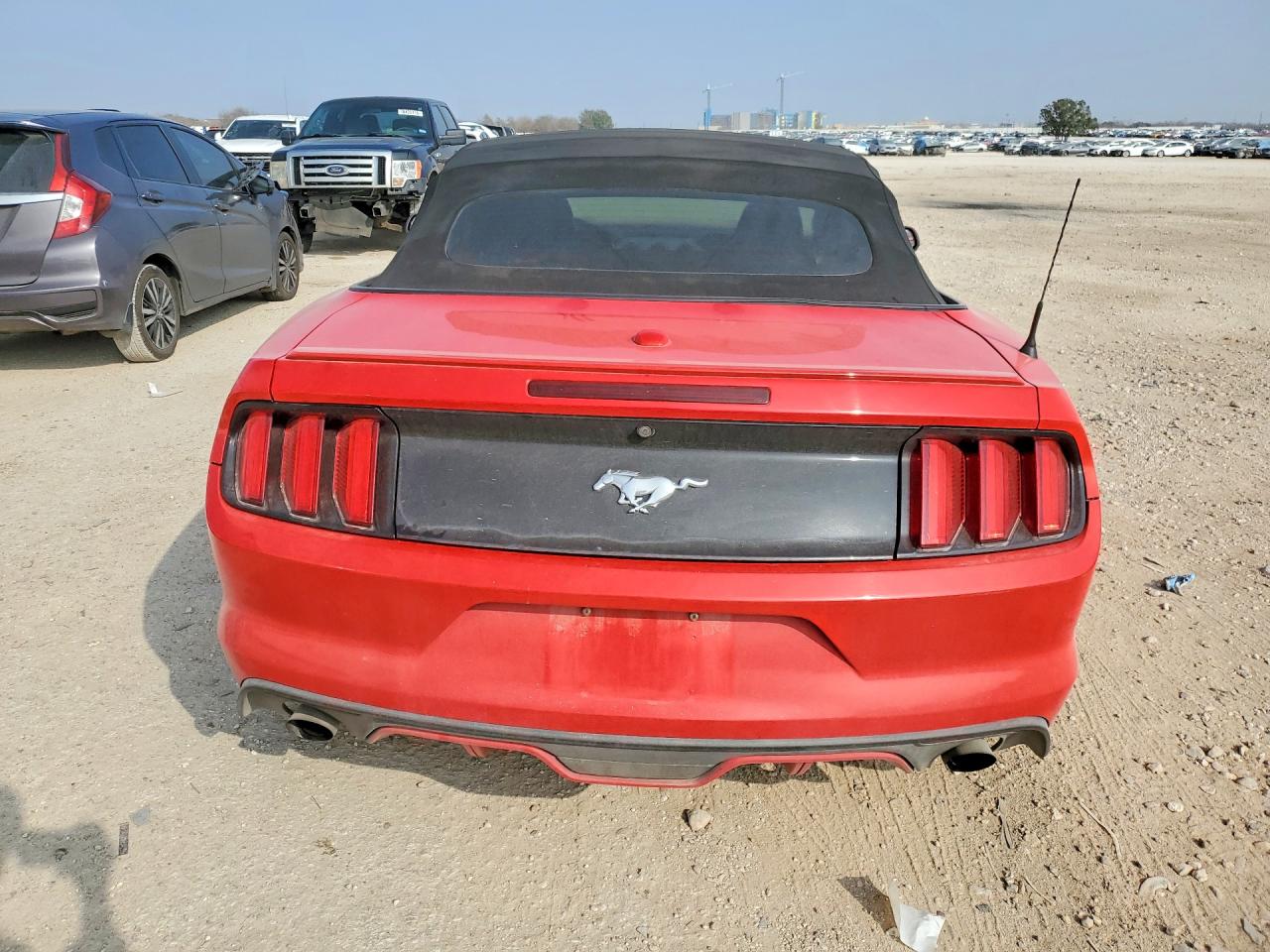 2016 FORD MUSTANG photo 11