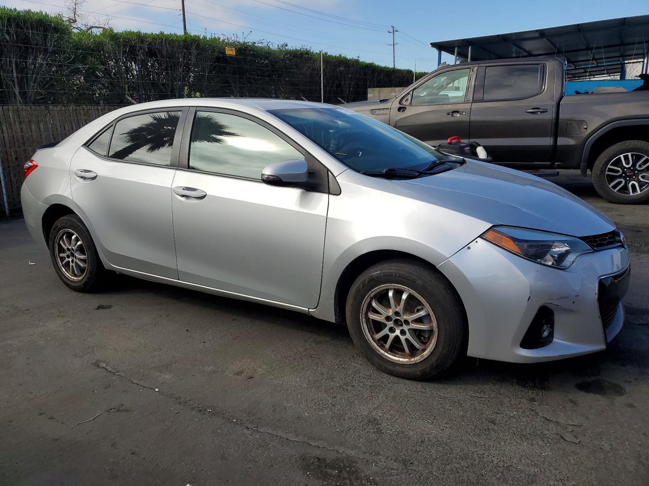 2015 TOYOTA COROLLA L photo 10