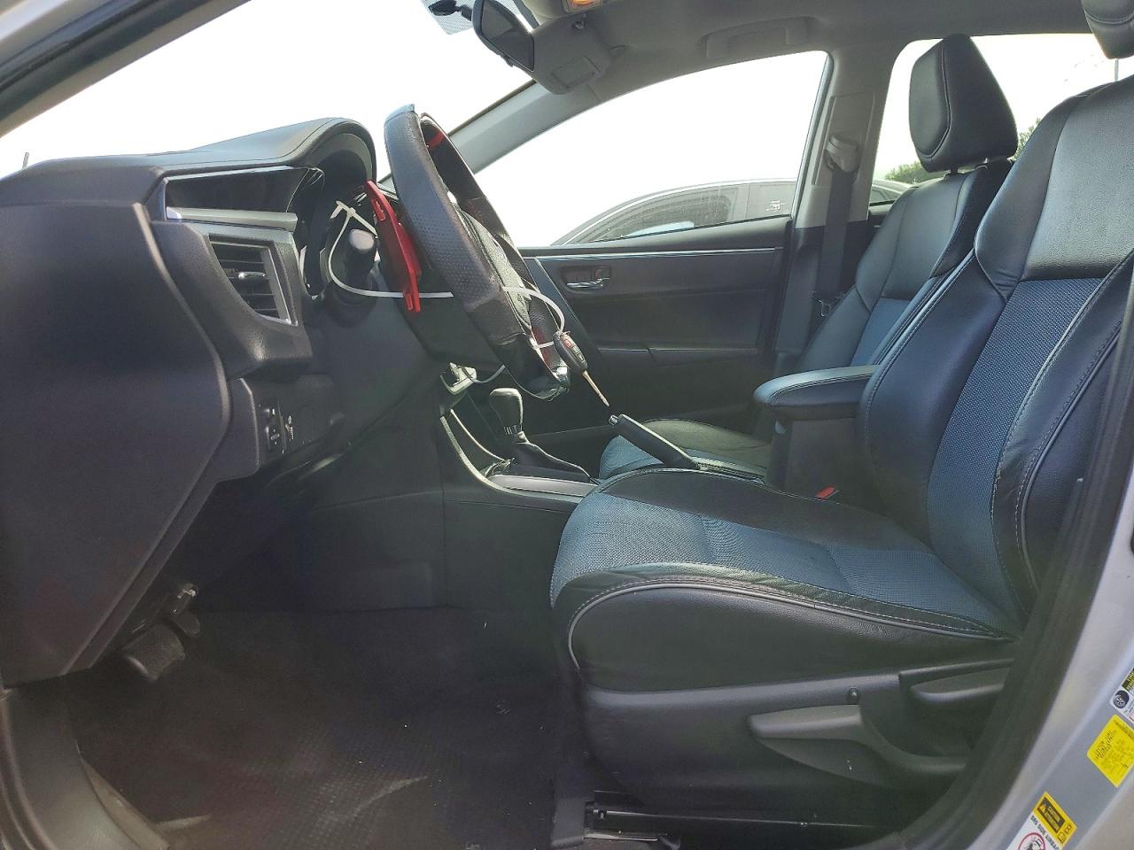 2015 TOYOTA COROLLA L photo 19