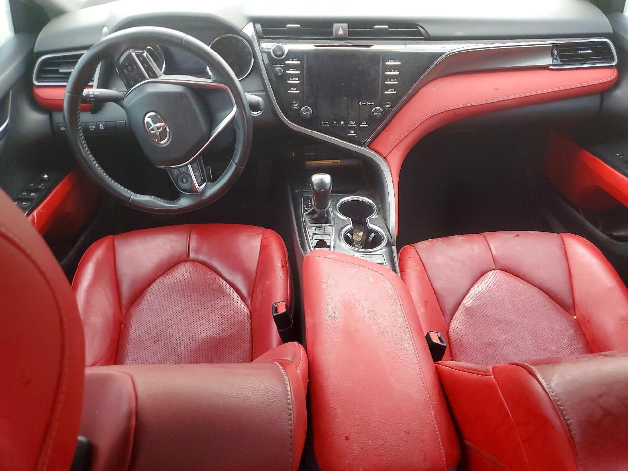 2020 TOYOTA CAMRY XSE photo 8