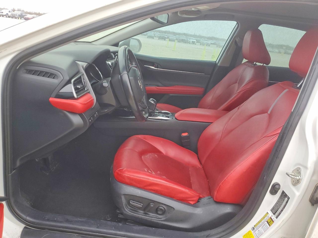 2020 TOYOTA CAMRY XSE photo 7
