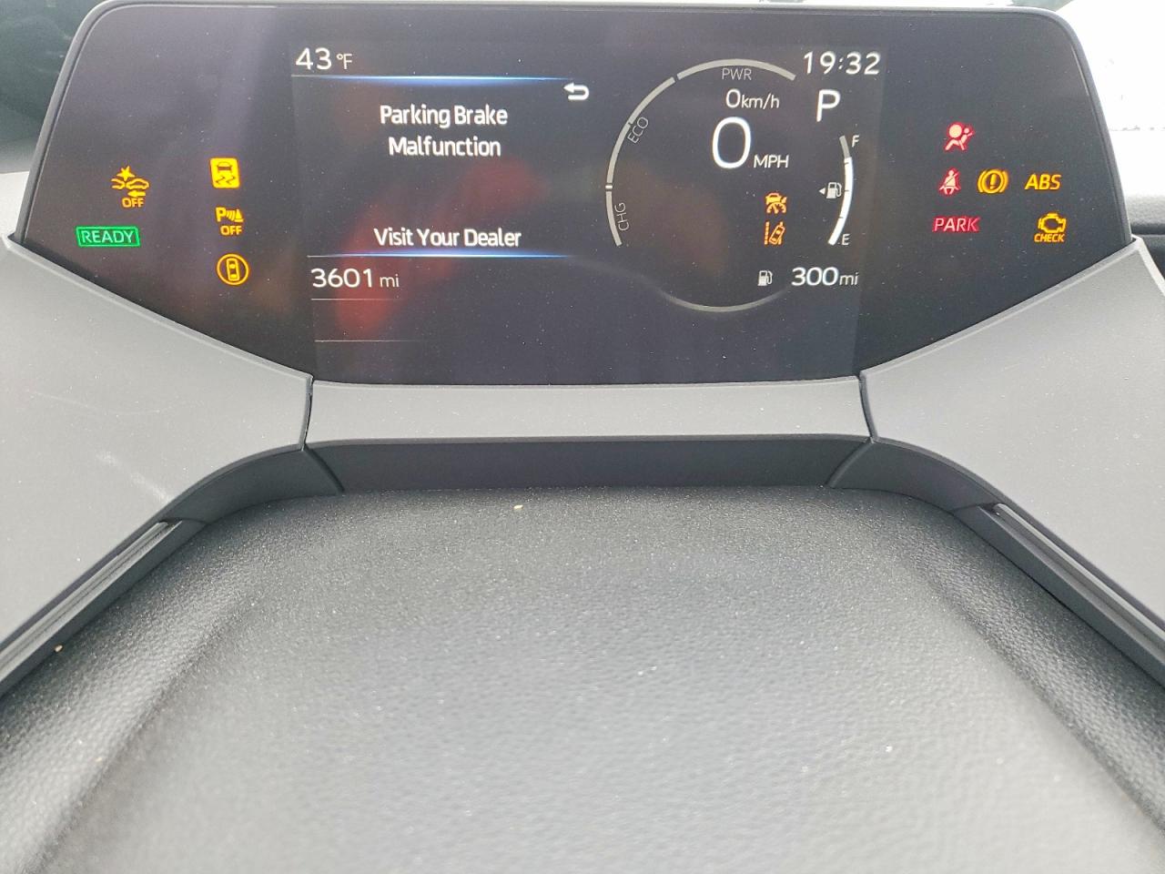 2025 TOYOTA PRIUS LE photo 9
