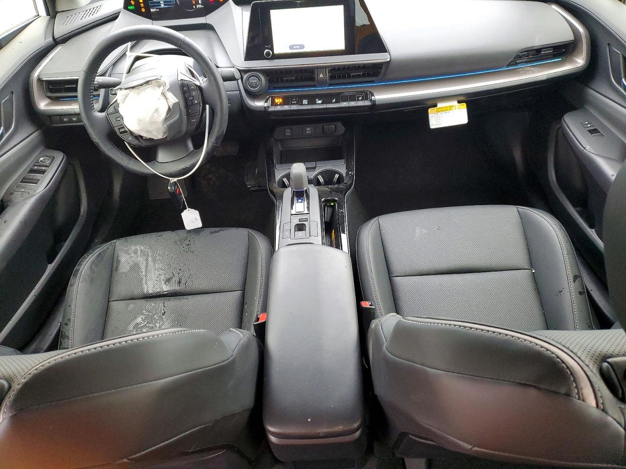 2025 TOYOTA PRIUS LE photo 8