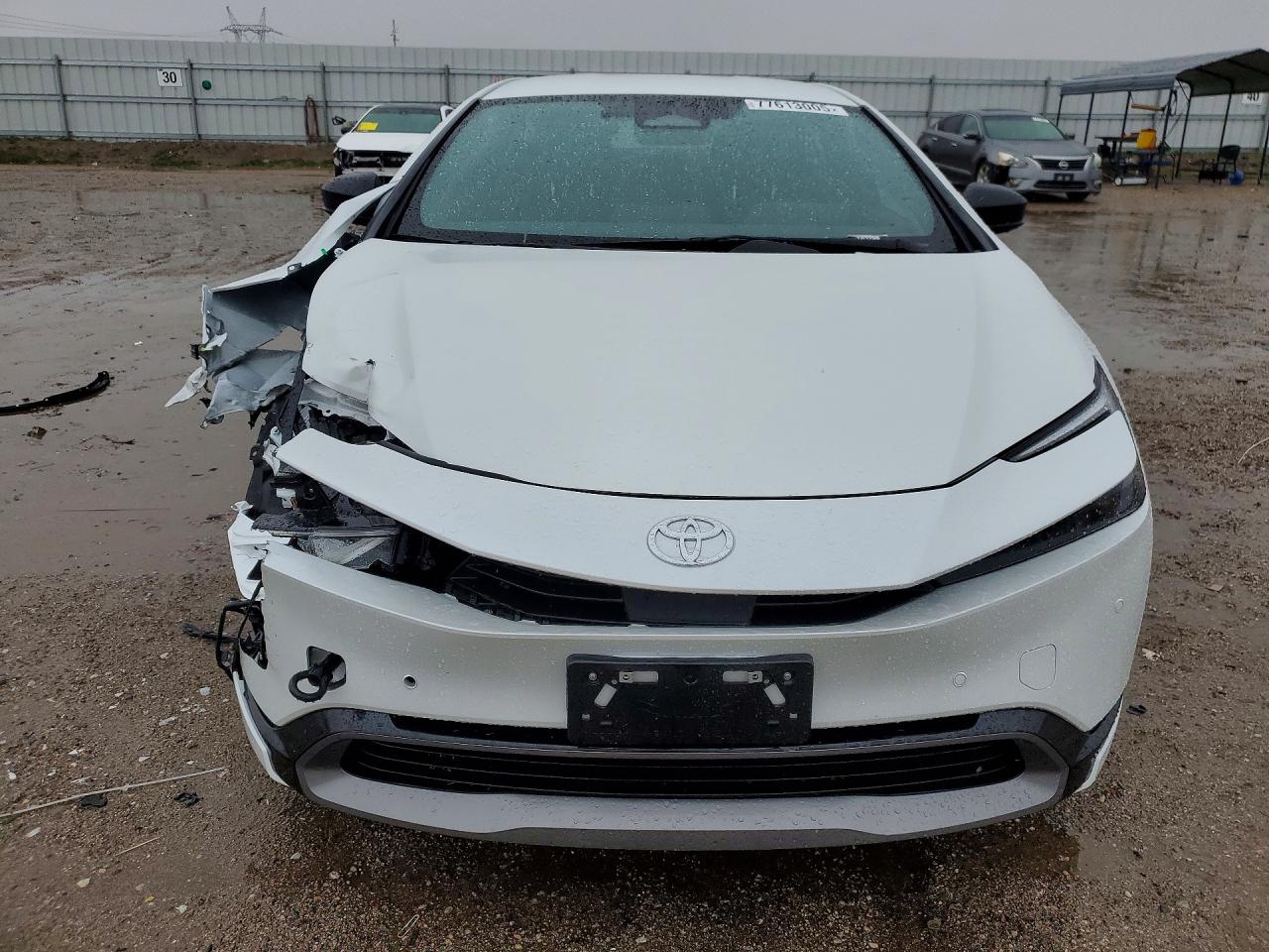 2025 TOYOTA PRIUS LE photo 5