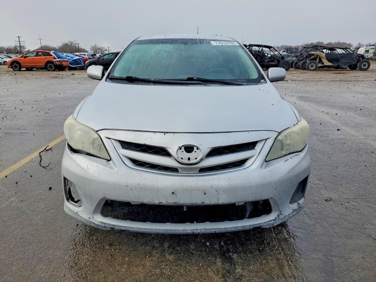 2013 TOYOTA COROLLA photo 9