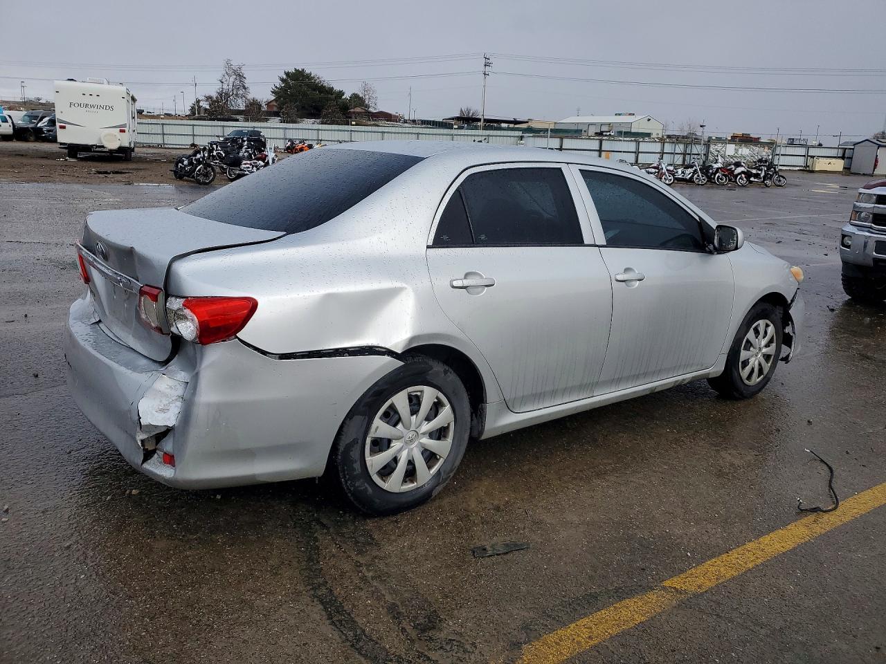 2013 TOYOTA COROLLA photo 5