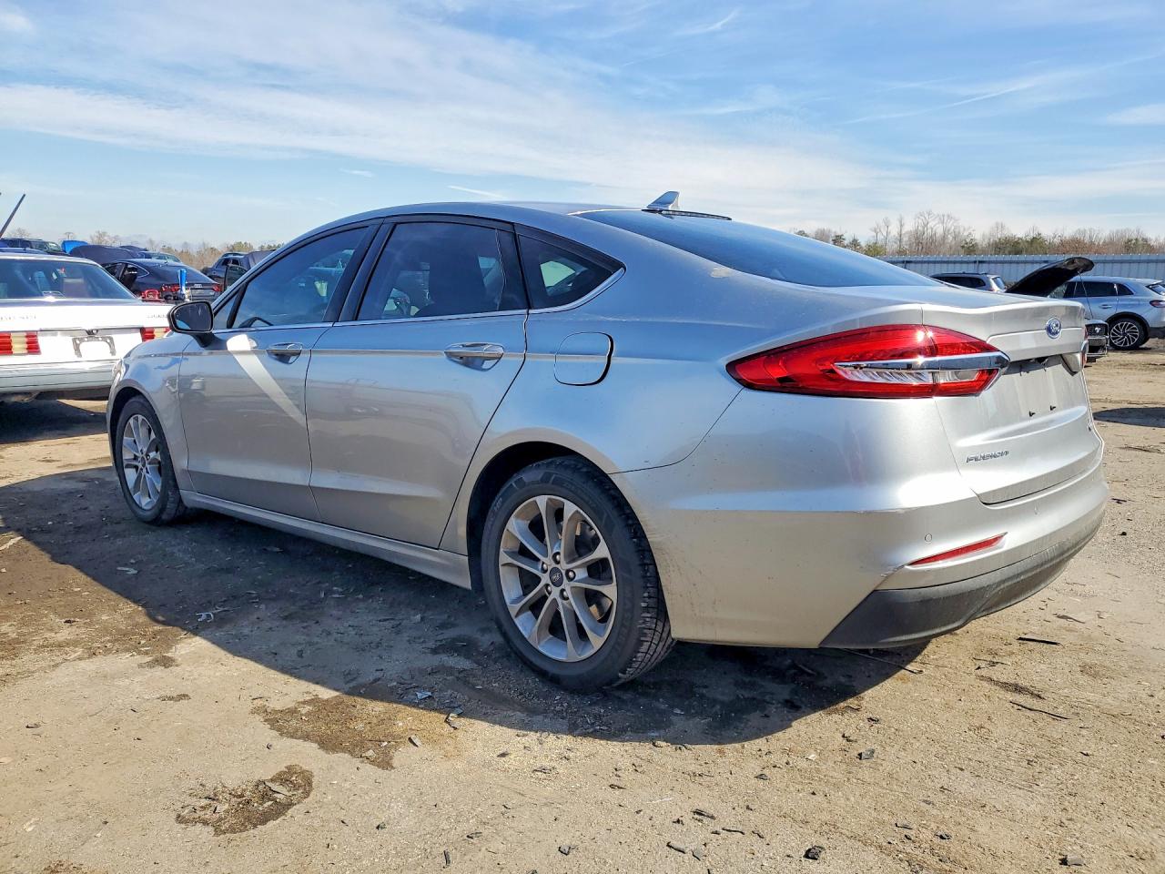 2020 FORD FUSION SE photo 2