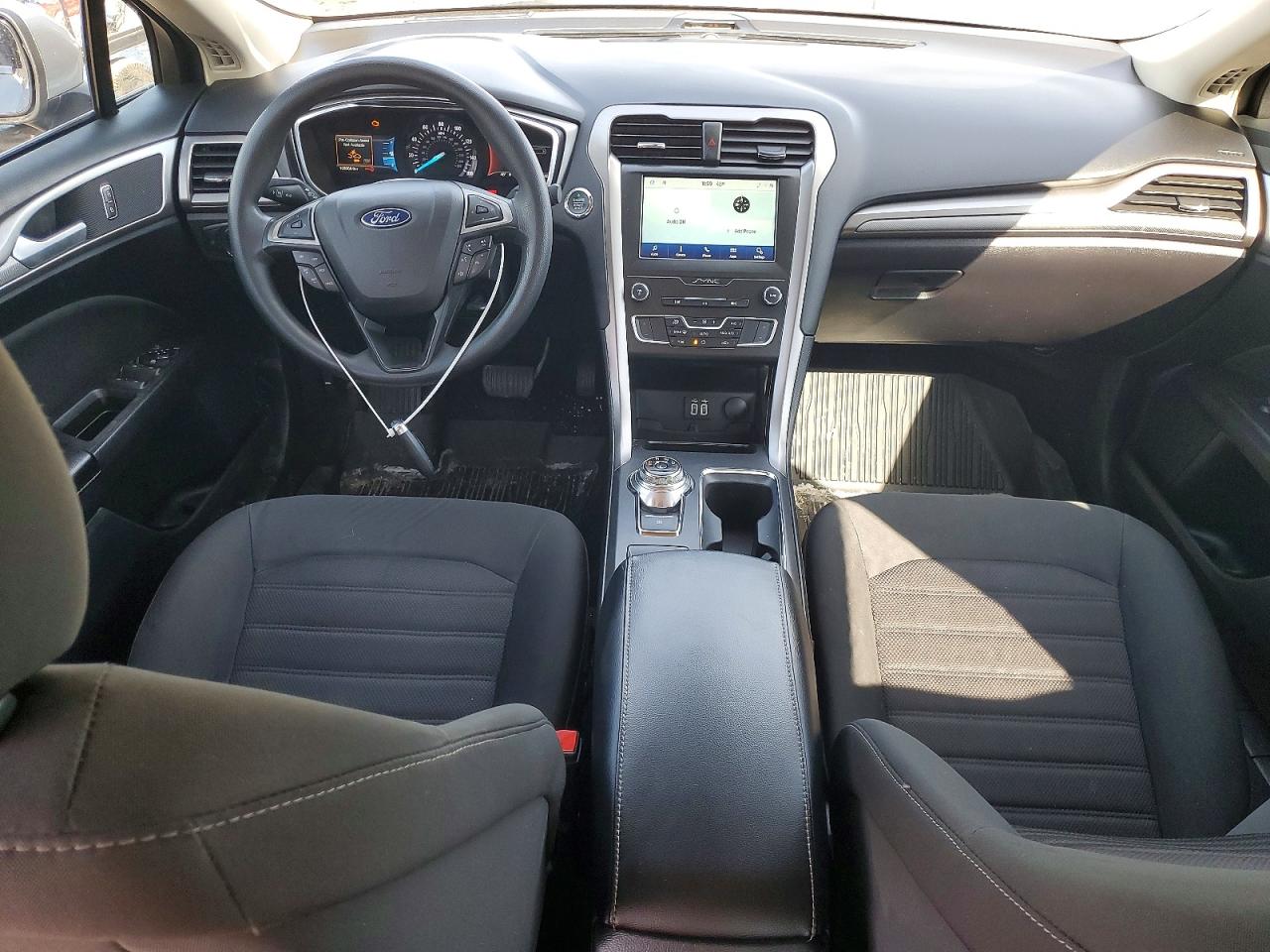 2020 FORD FUSION SE photo 8