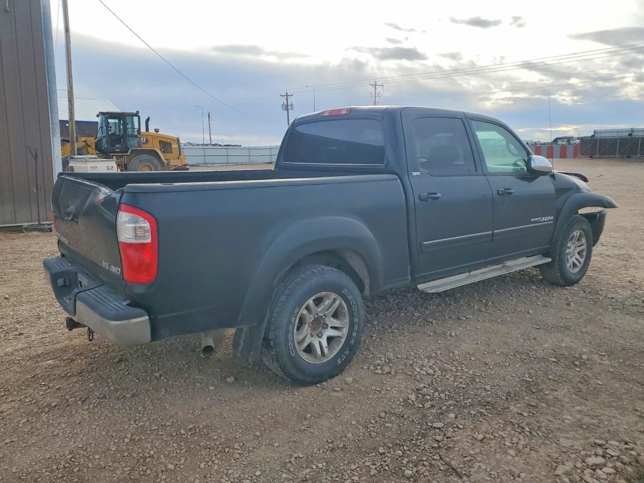 2004 TOYOTA TUNDRA photo 3